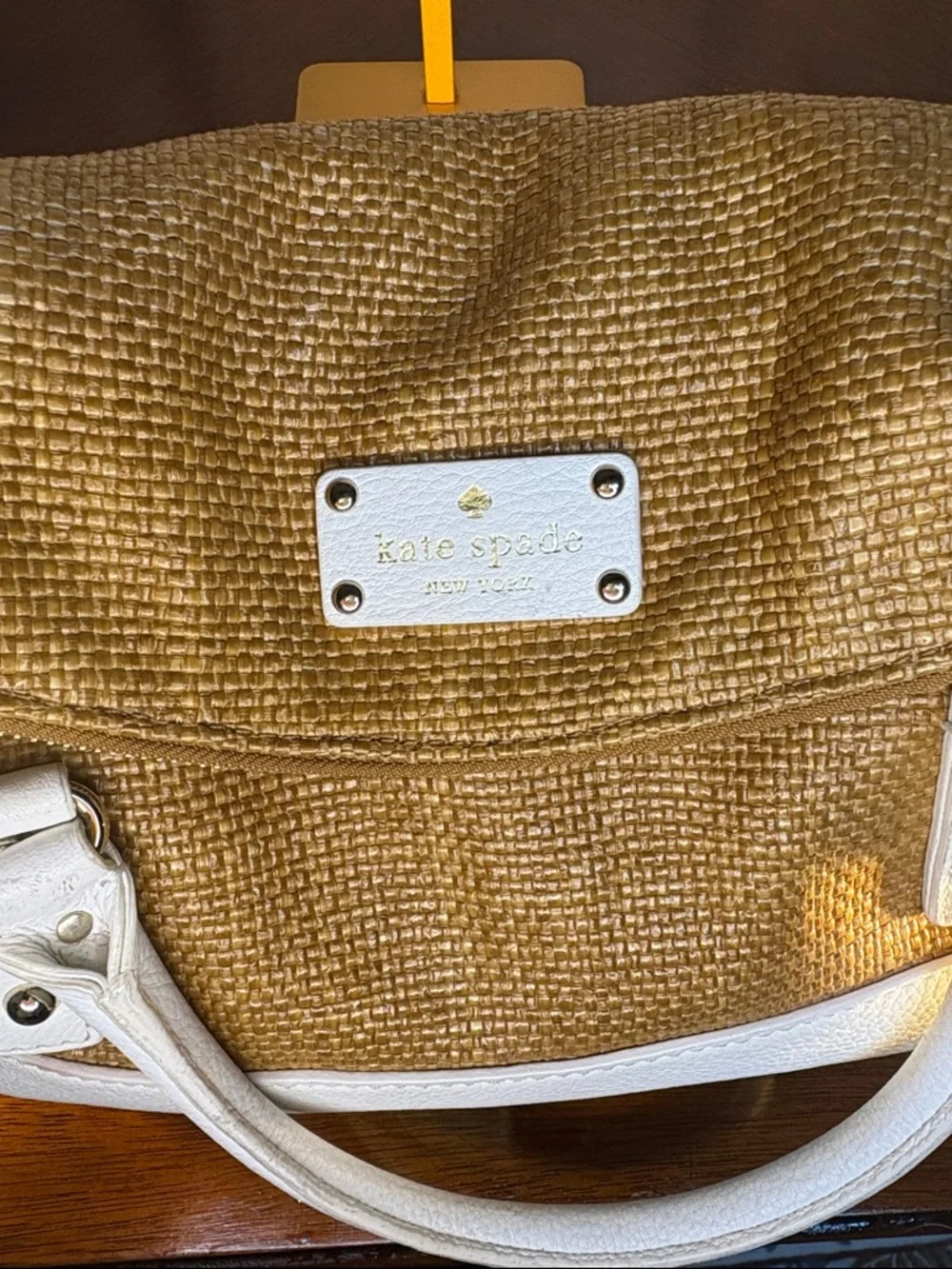 Kate Spade New York Cobble Hill Straw Leslie shoulder bag white leather trim.